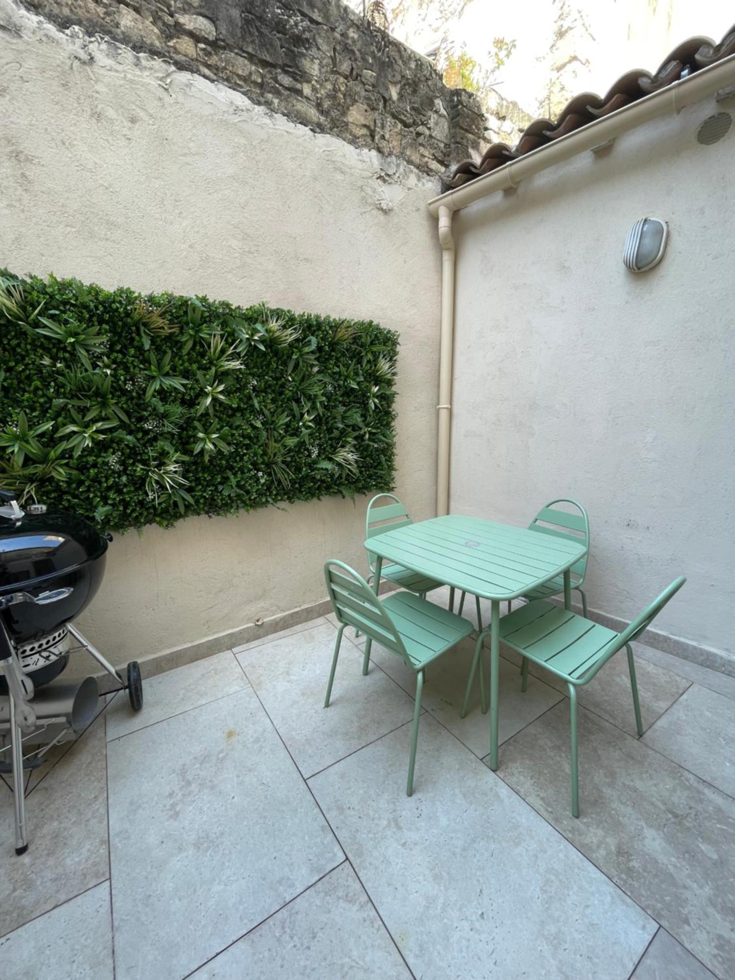 Apartment Charmante Maison De Avec Cour Exterieure Arles